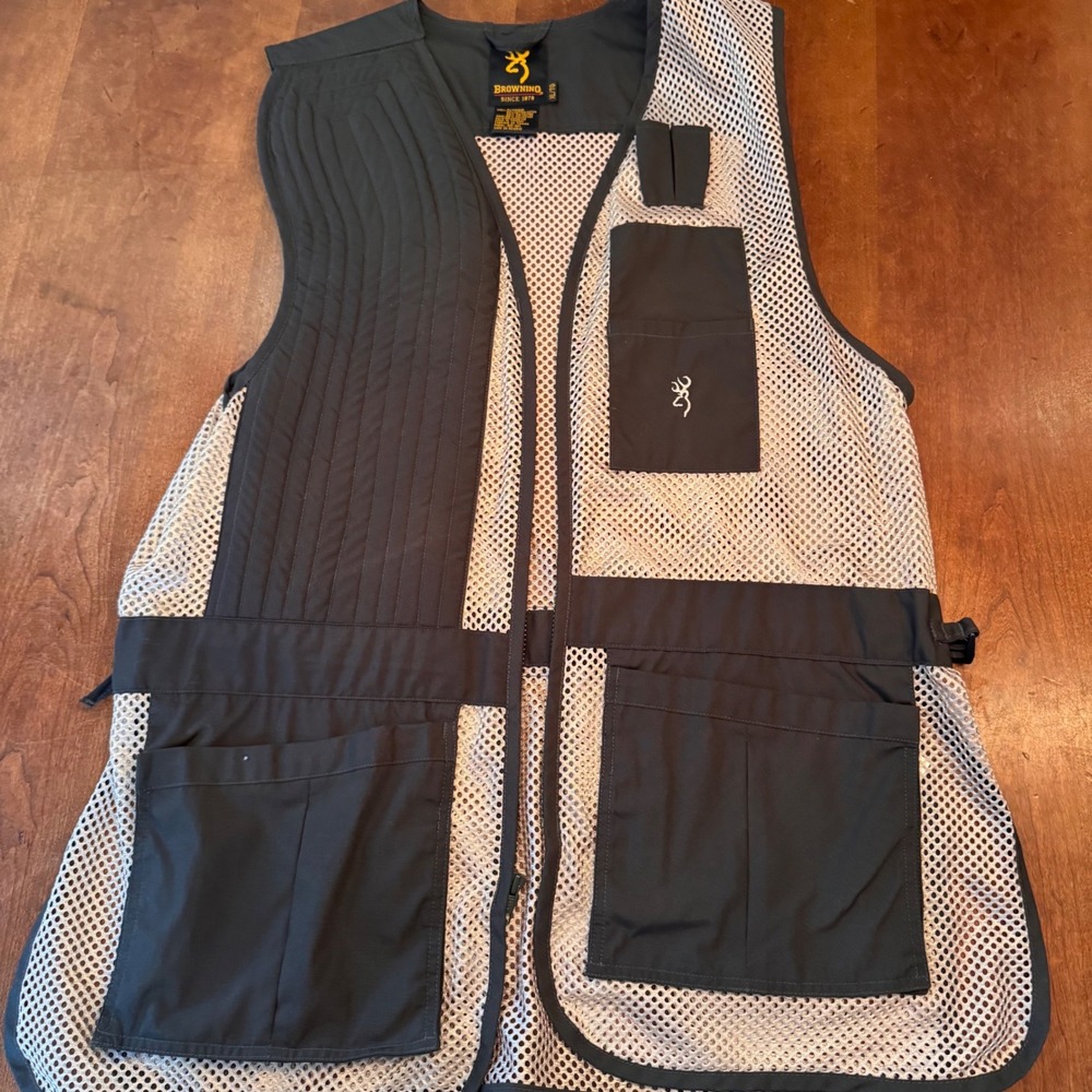 Browning Shooting Vest Mens XL Black Trapper Creek Mesh Recoil Pad Pockets